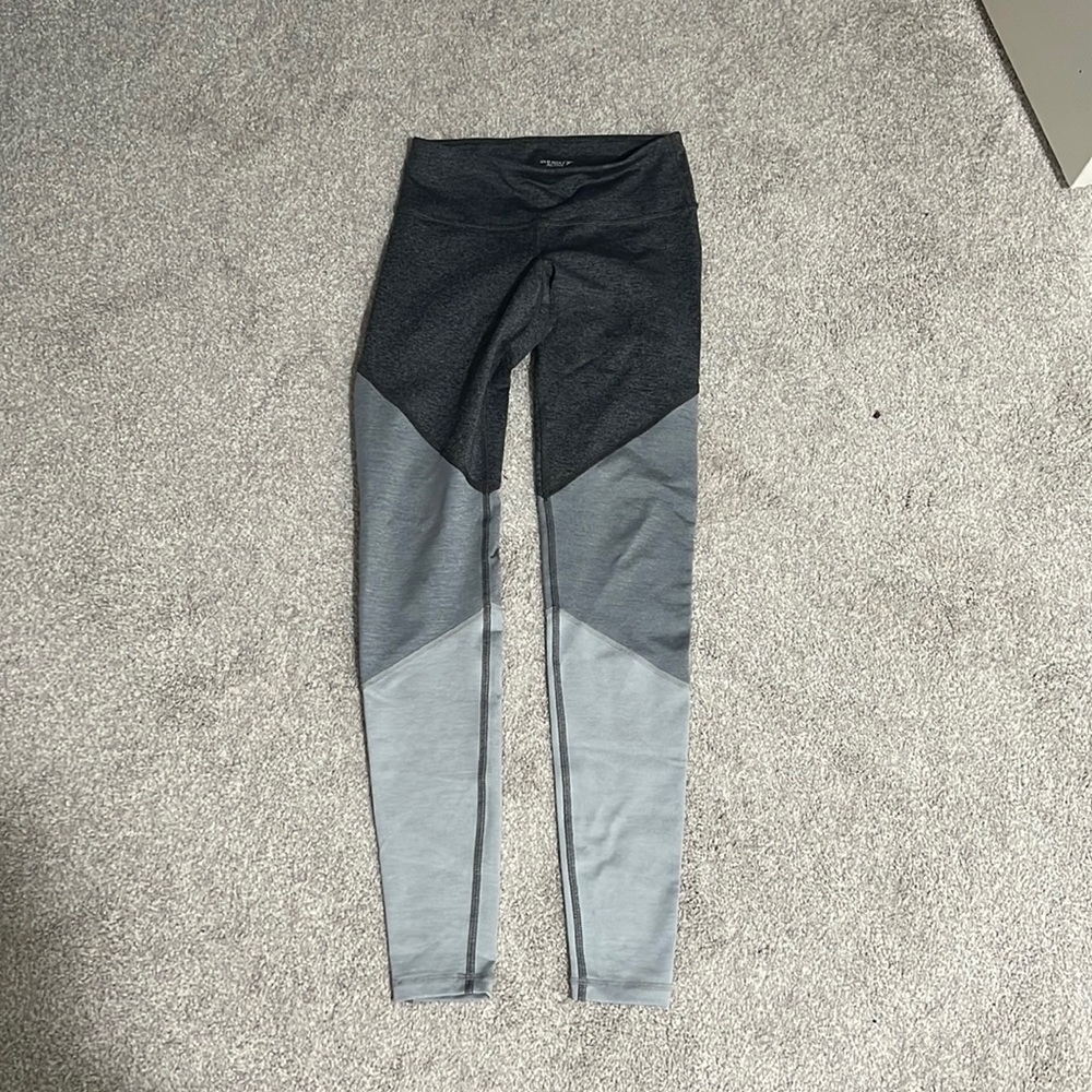 Athletic leggings